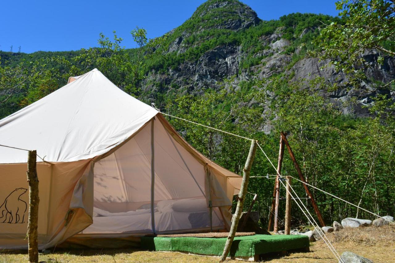 Hardanger Basecamp Hostel Osa ภายนอก รูปภาพ