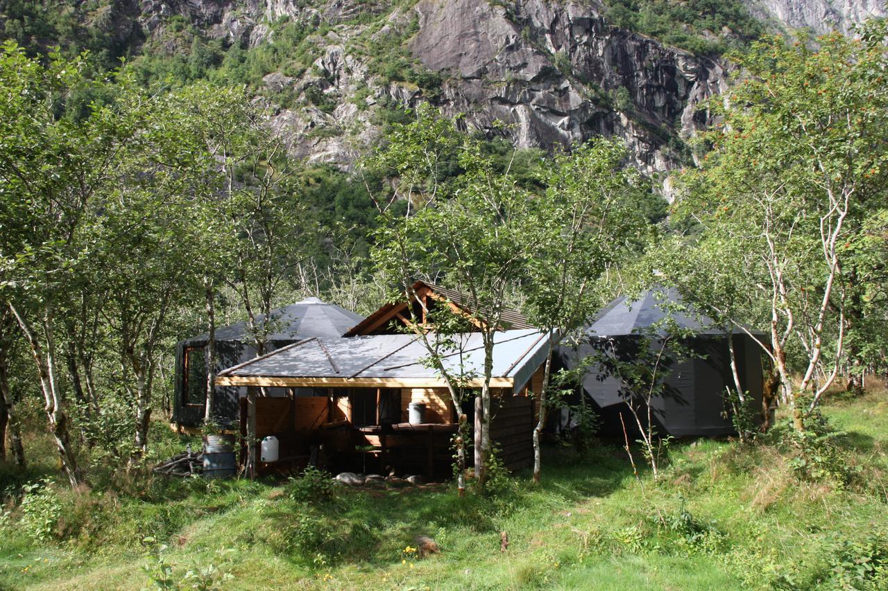 Hardanger Basecamp Hostel Osa ภายนอก รูปภาพ